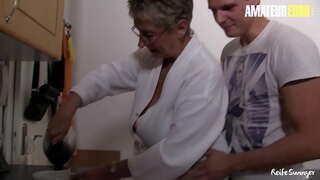 REIFE आधुनिक विचारसरणीचा व उत्साही मनुष्य - #Erna - कामौत्तेजित होणे विशाल गांड वयस्क कामातूर महिला बदलानुसार कोंबडा वर आणि तिच्या मनुष्य एकेरीवर