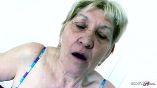 Много стара баба на Габи прави секс с чудовищна член на Jungspund